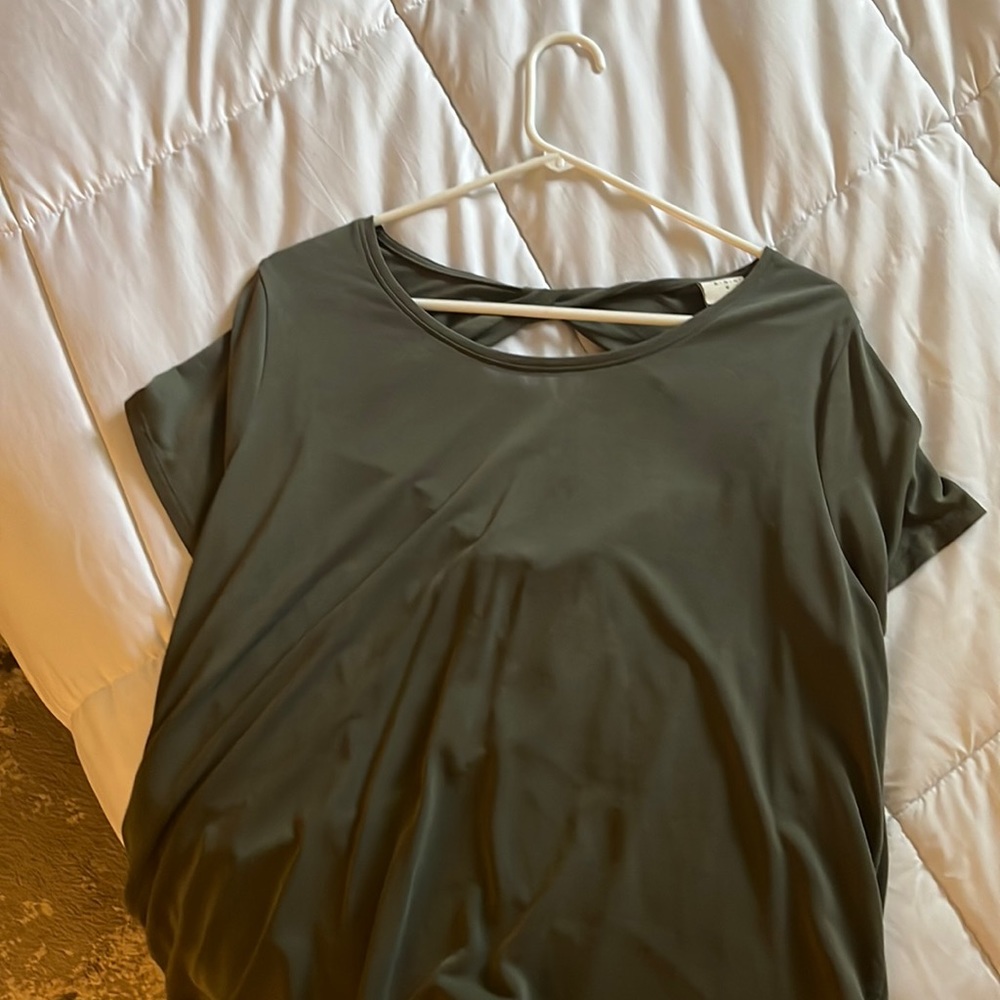 army green backless shirt